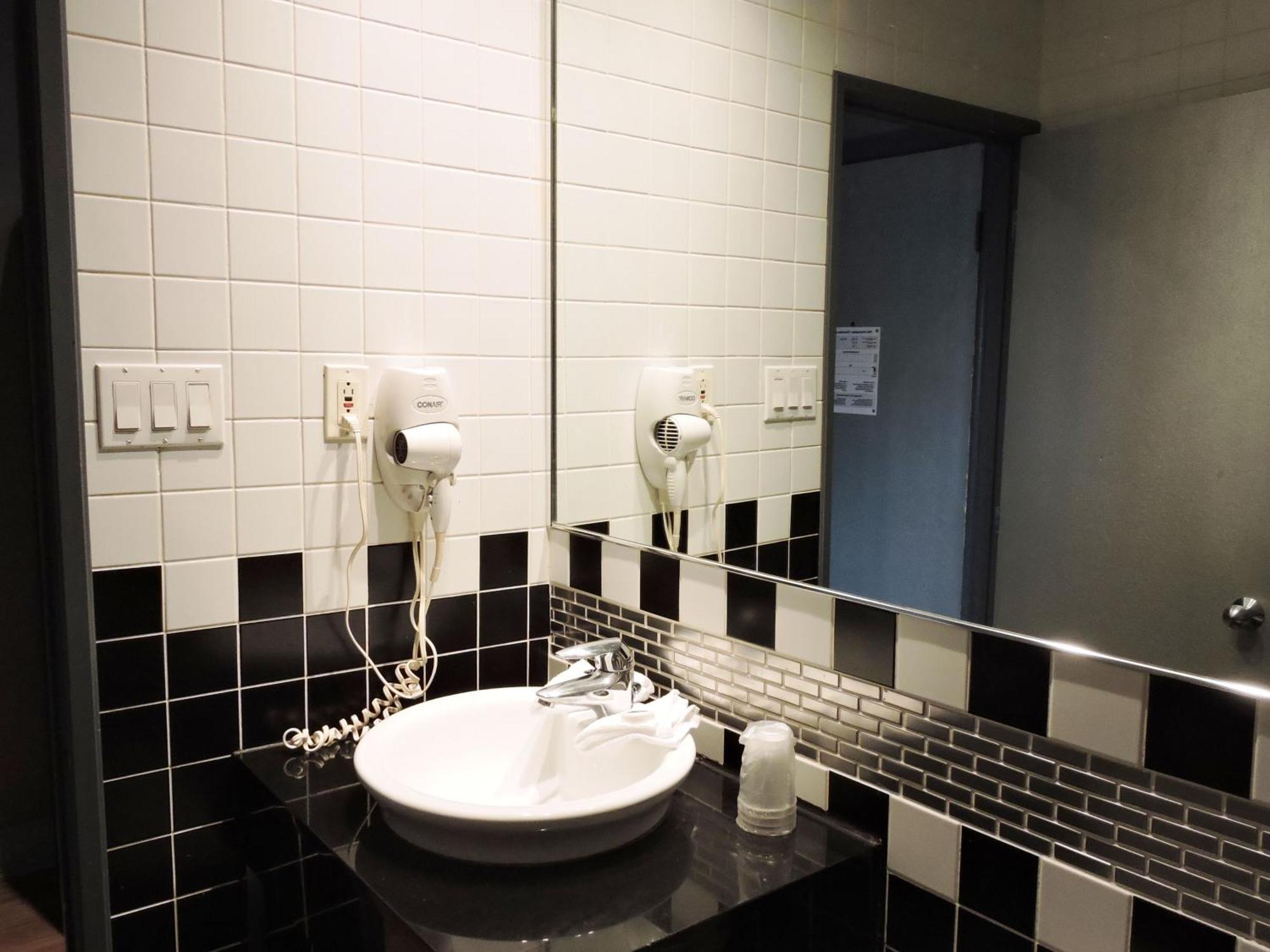 Hotel Newstar Montreal Zewnętrze zdjęcie